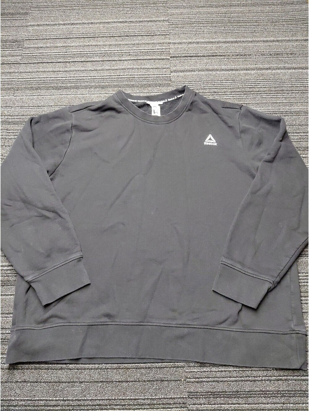 Reebok Mens XL Black Crewneck Sweatshirt Pullover Long Sleeve Logo Athletic